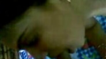 బస్టీ MILF సవతి కుమార్తె ప్రియుడిని తెలుగు సెక్స్ ఫుల్ మూవీ మోహింపజేస్తుంది