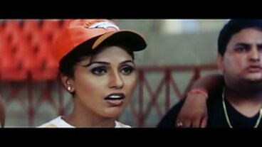 బర్స్టింగ్ తెలుగు బిఎఫ్ సెక్స్ మూవీ బస్ట్‌తో కూడిన MILF పొరుగువారిచే ఆరాధించబడుతుంది